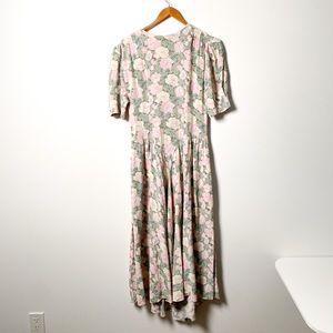🧡 3/$25 - Vintage Floral Short Sleeve Bohemian Midi Dress